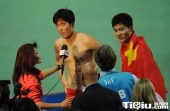 其后央视记者现身采访两人